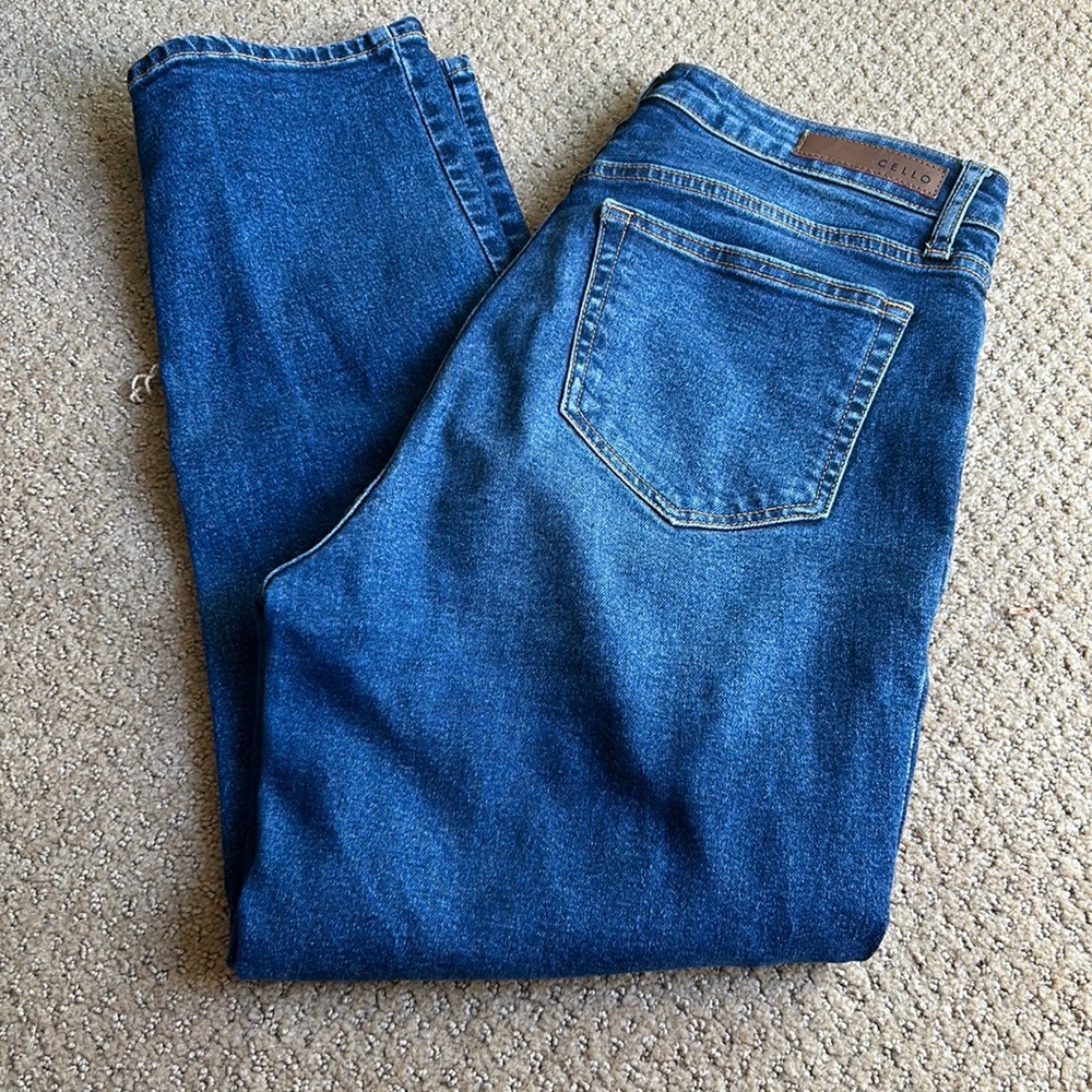 High waisted jeans